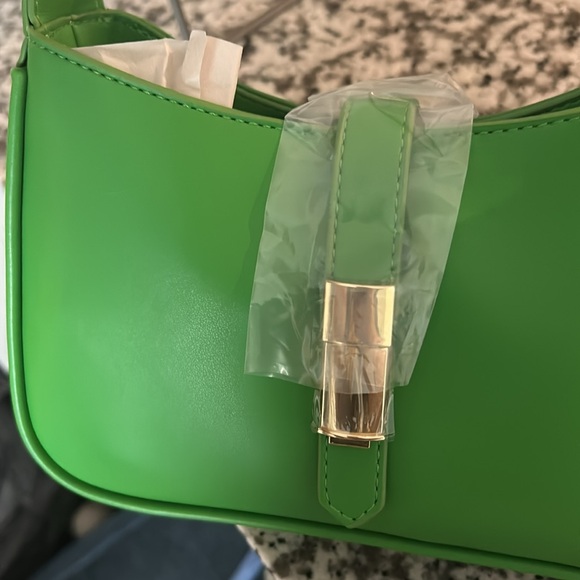 Green purse - Picture 2 of 6